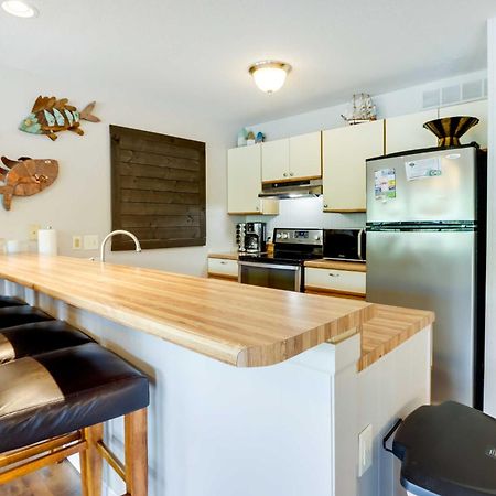 Lakefront Osage Beach Condo With Community Pool Exterior photo