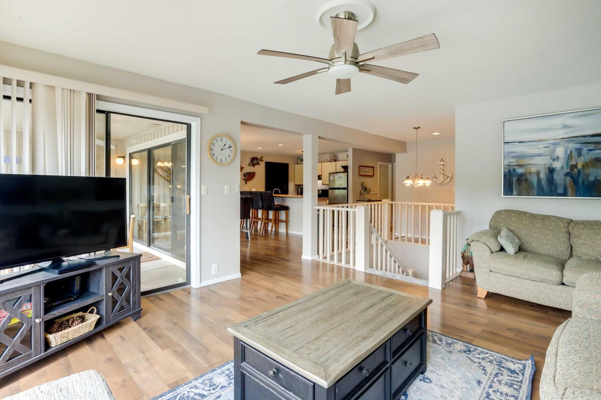 Lakefront Osage Beach Condo With Community Pool Exterior photo