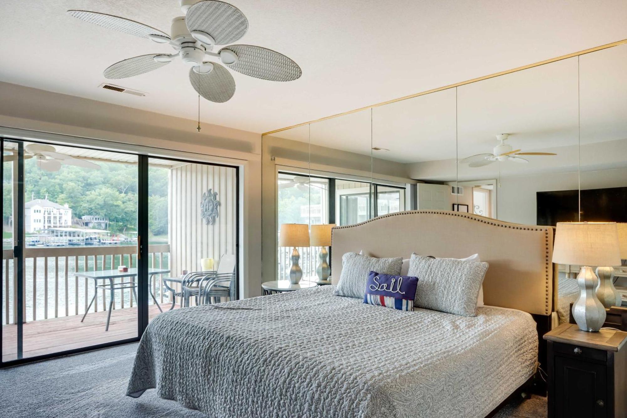 Lakefront Osage Beach Condo With Community Pool Exterior photo