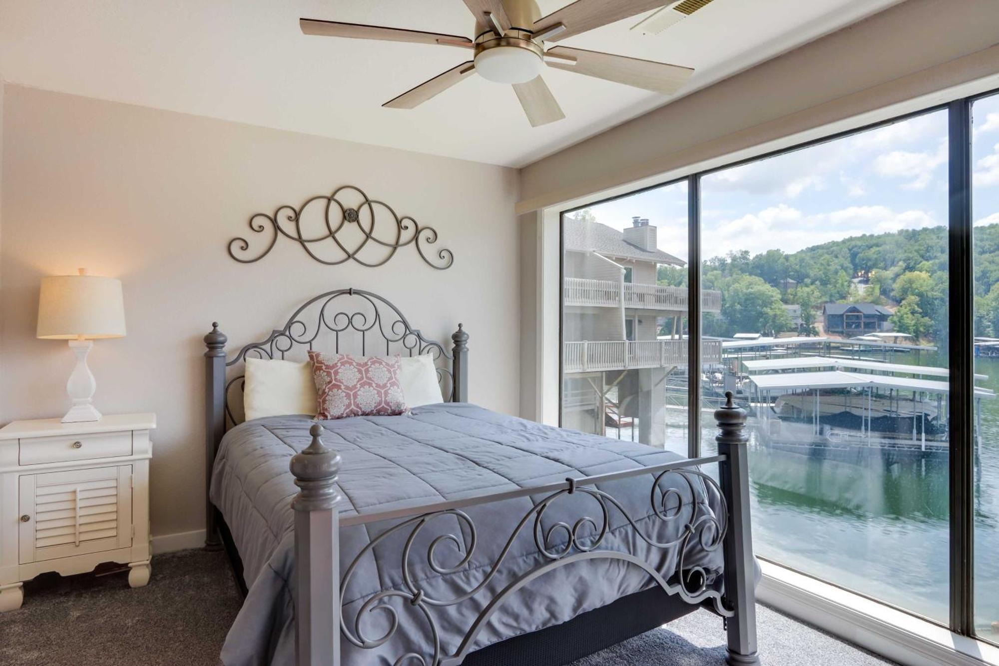 Lakefront Osage Beach Condo With Community Pool Exterior photo